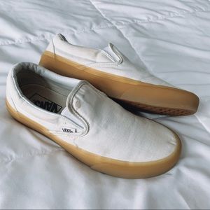 VANS White Slip On’s